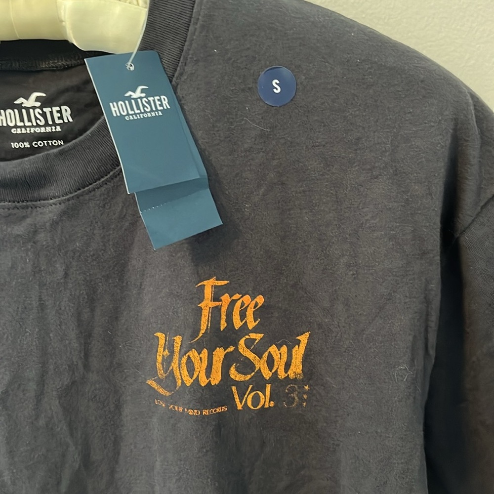 Shirt - Picture 4 of 6
